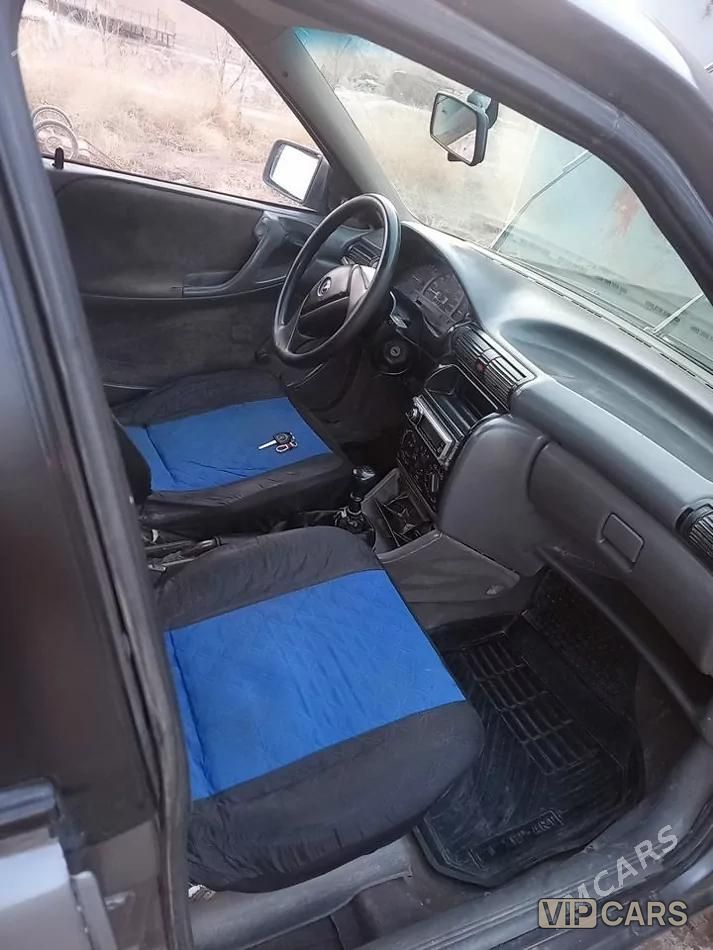 Opel Astra, 1993