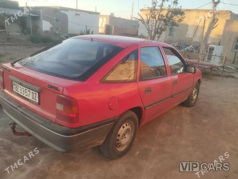 Opel Vectra, 1990