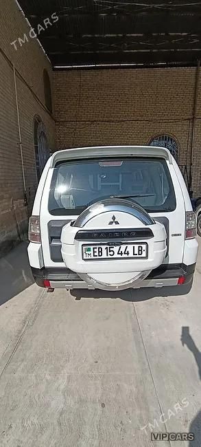 Mitsubishi Pajero, 2009
