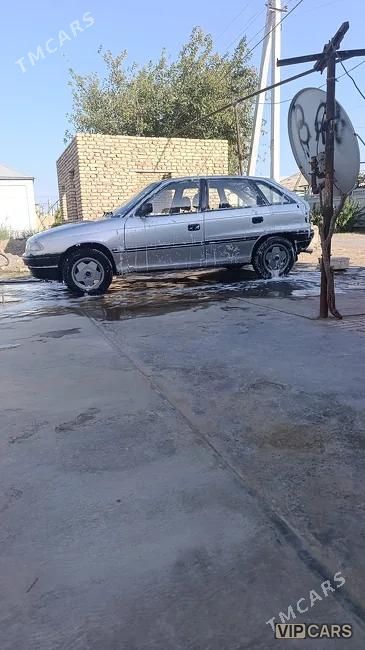 Opel Astra, 1993