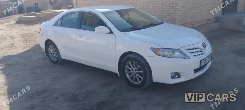 Toyota Camry, 2010 — фото 1