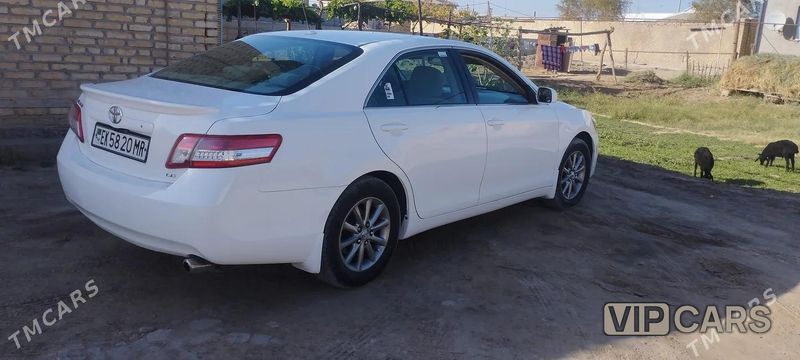 Toyota Camry, 2010