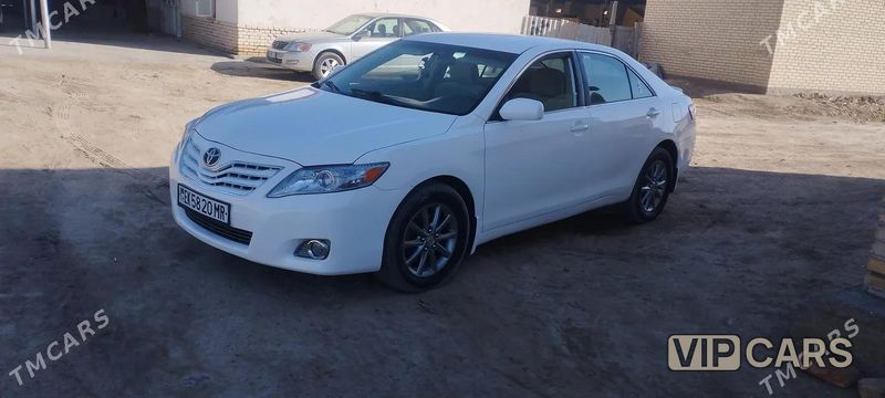 Toyota Camry, 2010