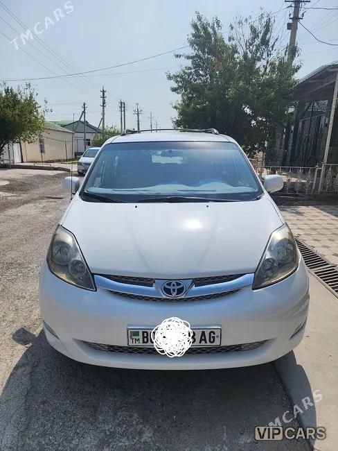 Toyota Sienna, 2008