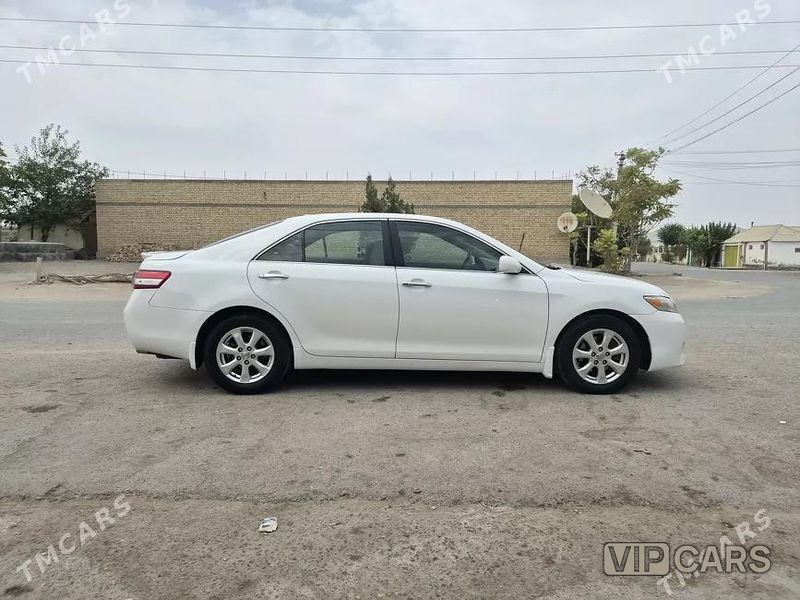 Toyota Camry, 2010