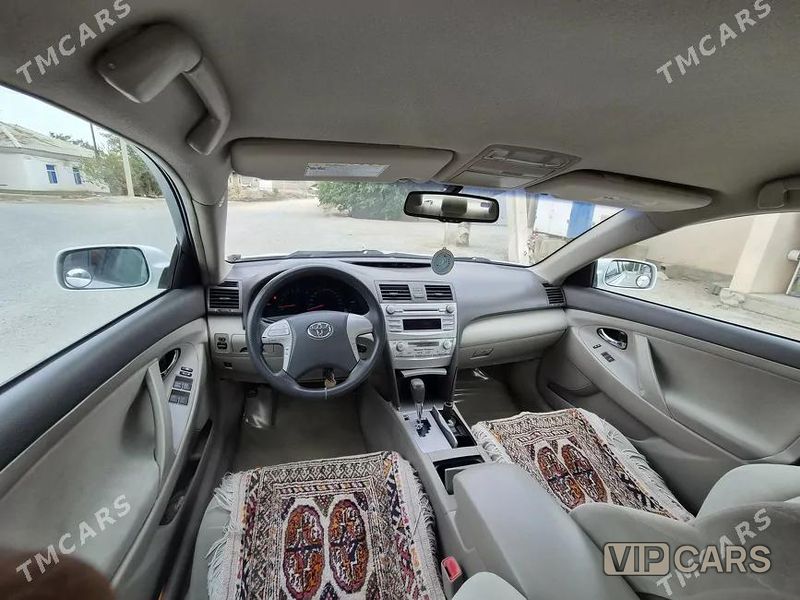 Toyota Camry, 2010