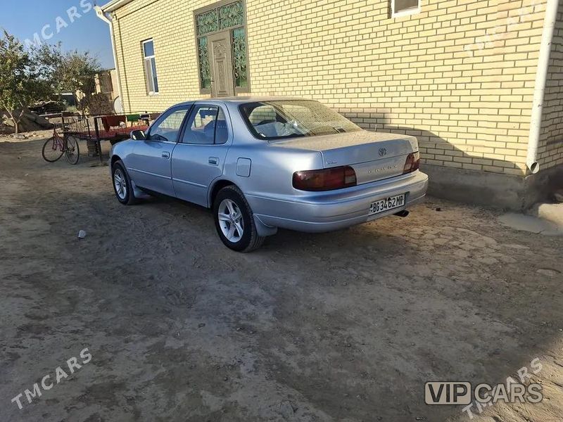 Toyota Camry, 1993