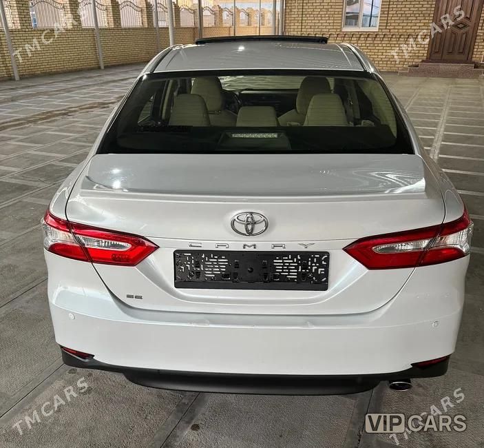 Toyota Camry, 2020