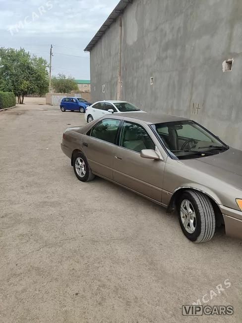 Toyota Camry, 1999