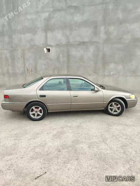 Toyota Camry, 1999
