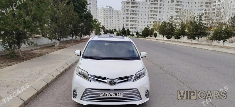 Toyota Sienna, 2018
