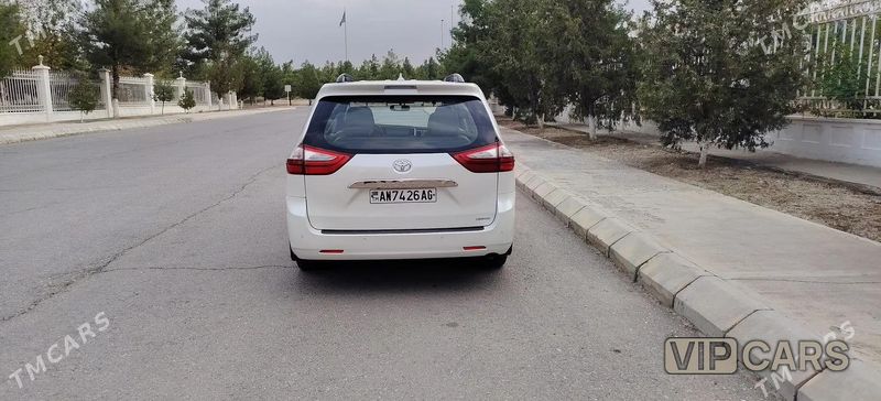 Toyota Sienna, 2018