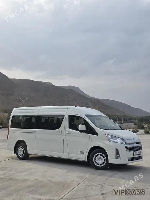 Toyota Hiace, 2024