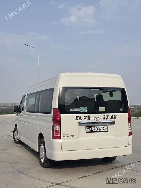 Toyota Hiace, 2024
