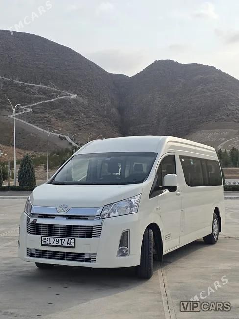 Toyota Hiace, 2024
