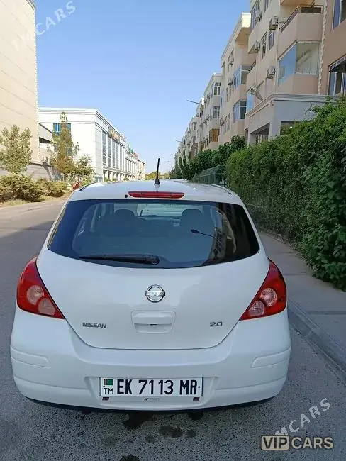 Nissan Versa, 2010 — фото 3