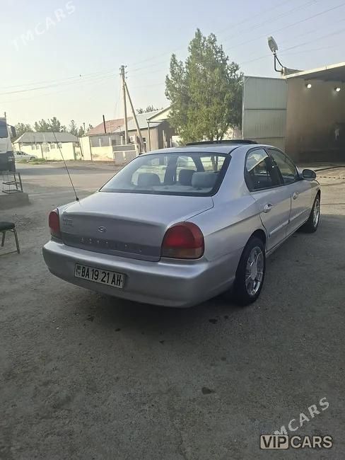 Hyundai Sonata, 2001
