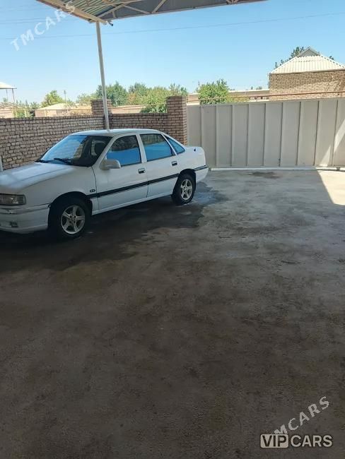 Opel Vectra, 1990