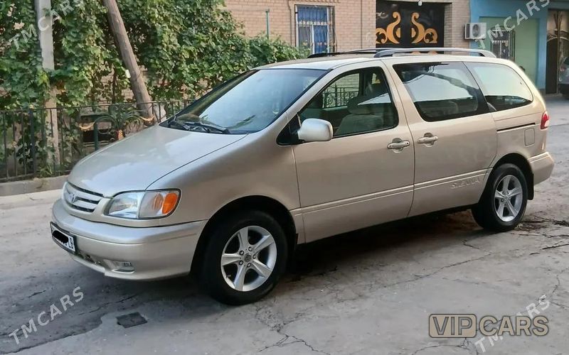 Toyota Sienna, 2002