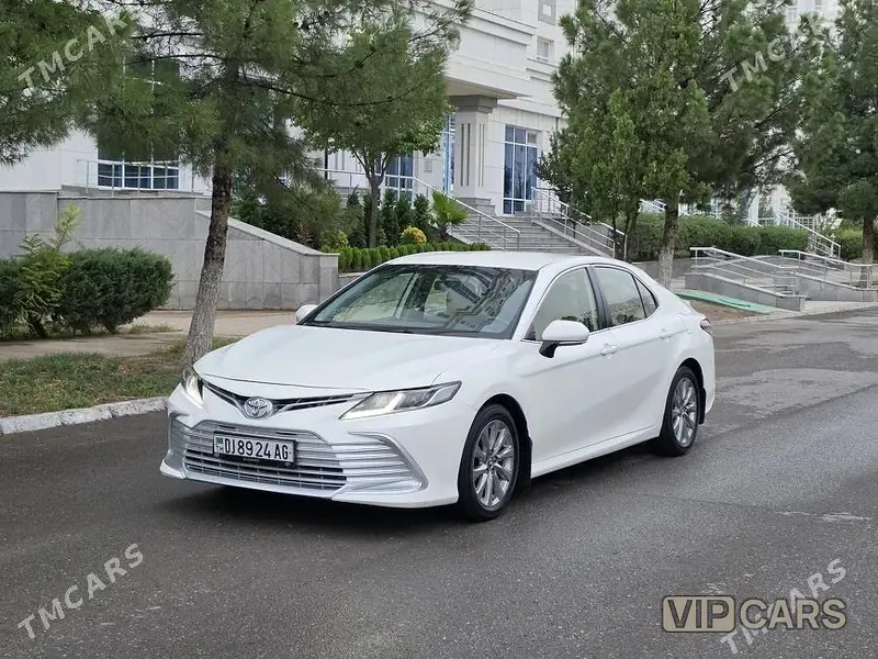 Toyota Camry, 2022 — фото 1