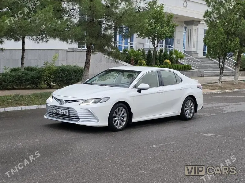 Toyota Camry, 2022 — фото 2