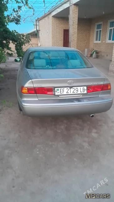 Toyota Camry, 2001