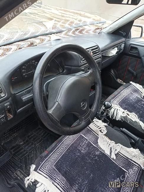 Opel Vectra, 1992