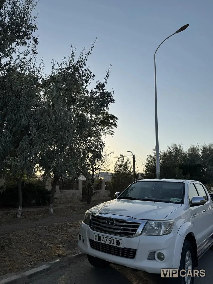 Toyota Hilux, 2012