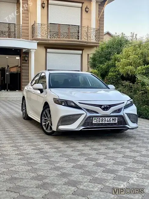 Toyota Camry, 2021 — фото 1