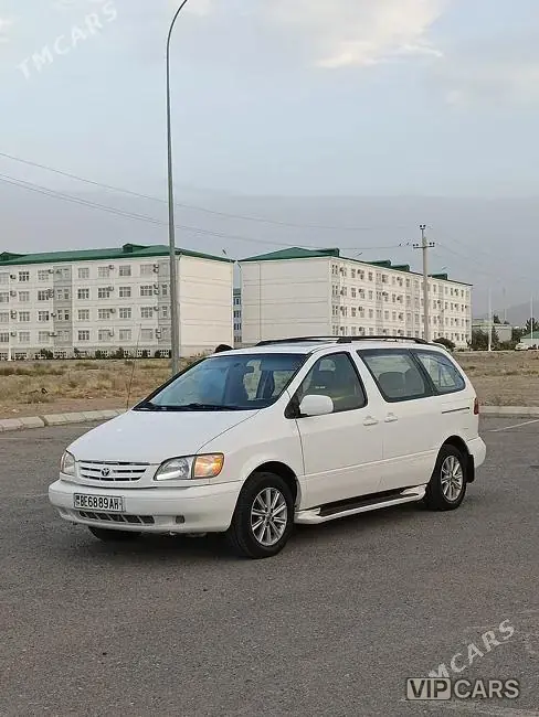 Toyota Sienna, 2001 — фото 1