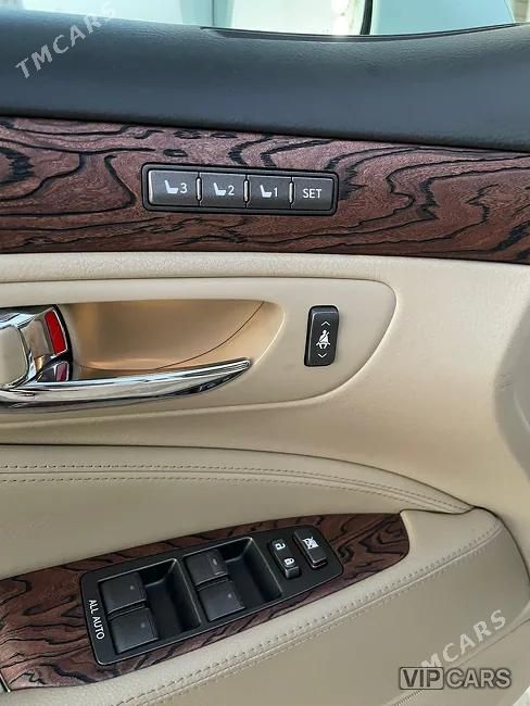 Lexus LS 460, 2008