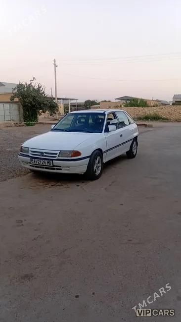 Opel Astra, 1993