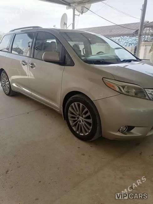 Toyota Sienna, 2016