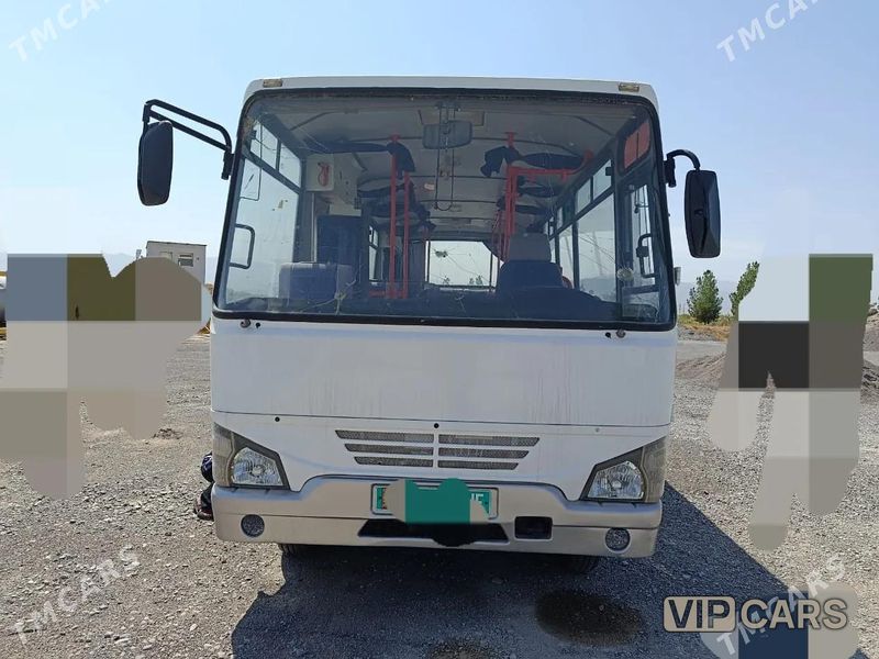 Isuzu Elf, 2011