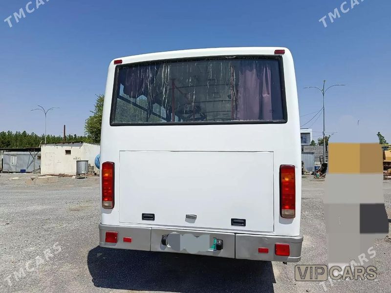 Isuzu Elf, 2011