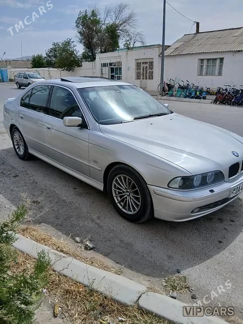 BMW E39, 2001