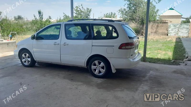 Toyota Sienna, 2001