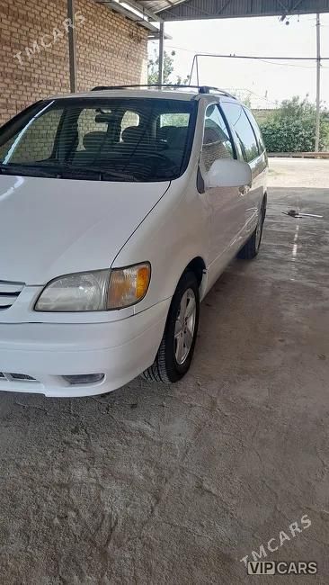 Toyota Sienna, 2001