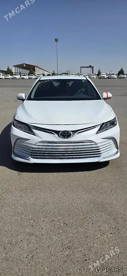 Toyota Camry, 2023 — фото 1