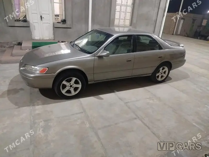 Toyota Camry, 1997 — фото 1