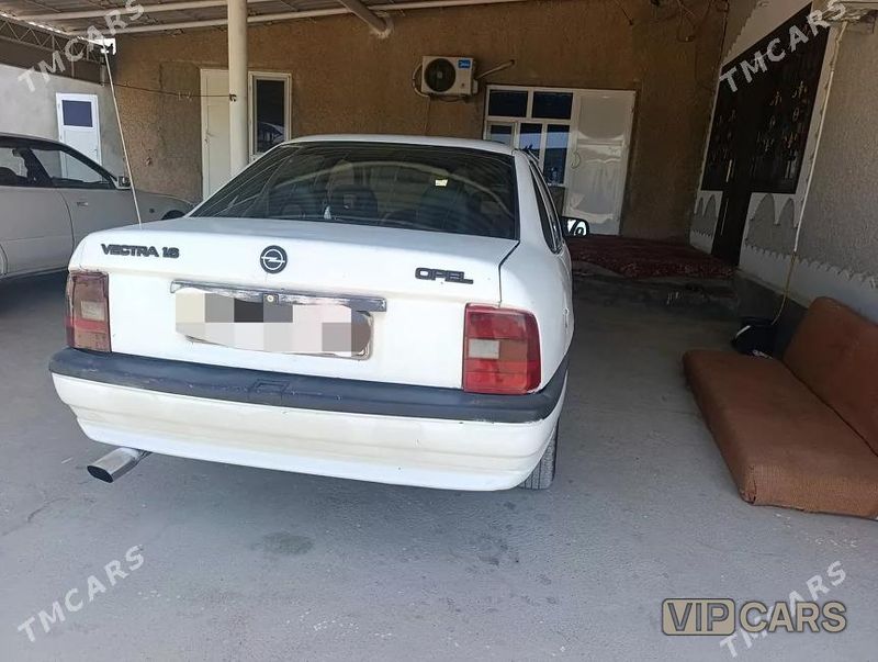Opel Vectra, 1992