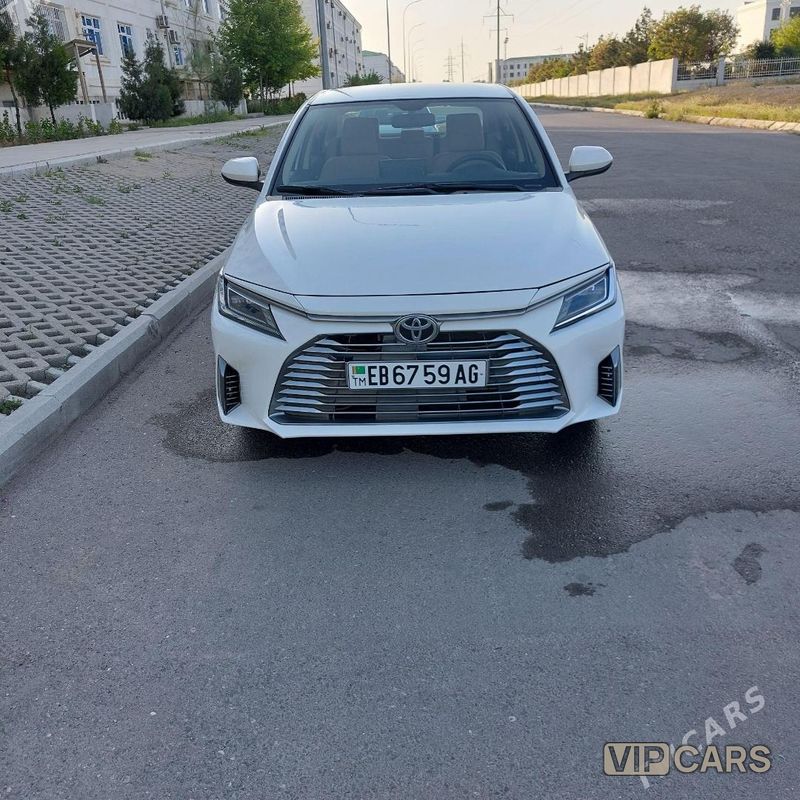 Toyota Yaris, 2025