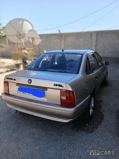 Opel Vectra, 1991