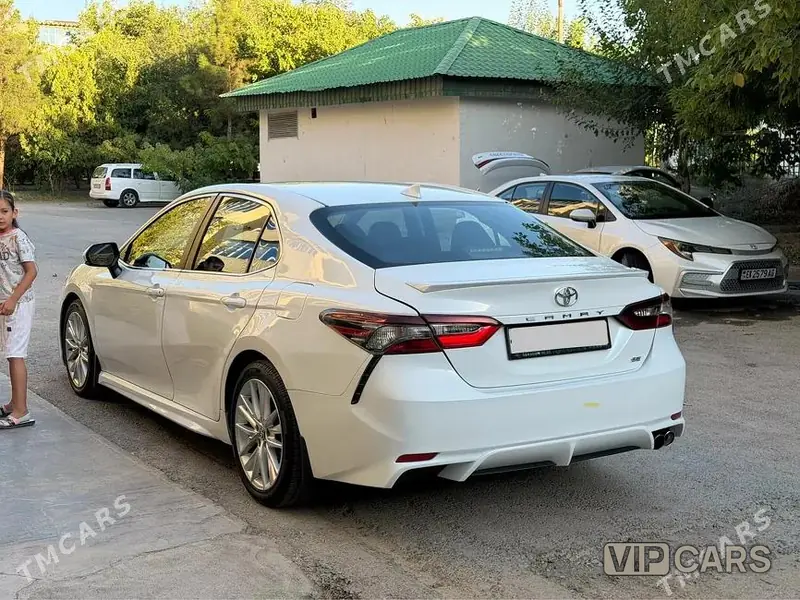 Toyota Camry, 2022 — фото 1