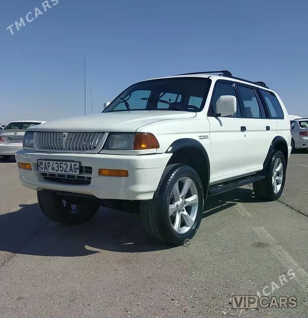 Mitsubishi Montero Sport, 2001