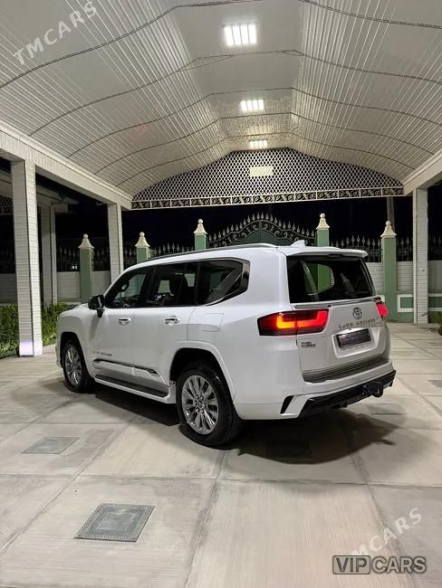 Toyota Land Cruiser, 2025