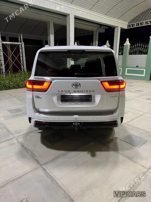 Toyota Land Cruiser, 2025
