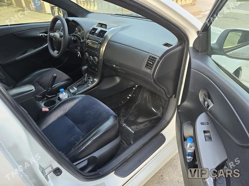 Toyota Corolla, 2011