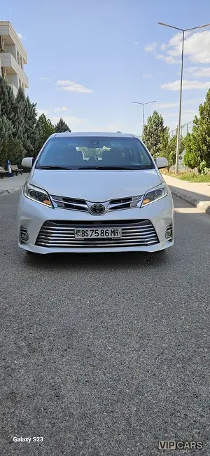 Toyota Sienna, 2018 — фото 1