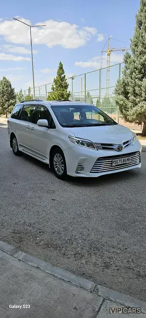 Toyota Sienna, 2018 — фото 2
